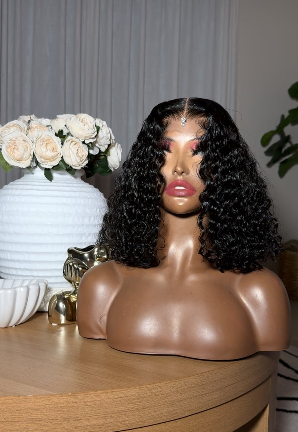 BOMB DEEP CURLY BOB UNIT (MEDIUM)